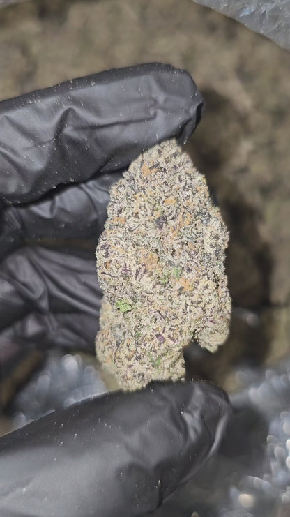 london pound cake | boutique tier | flower